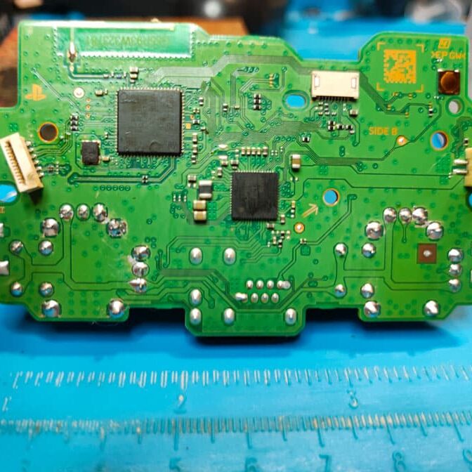 Microsoudure sur circuit d